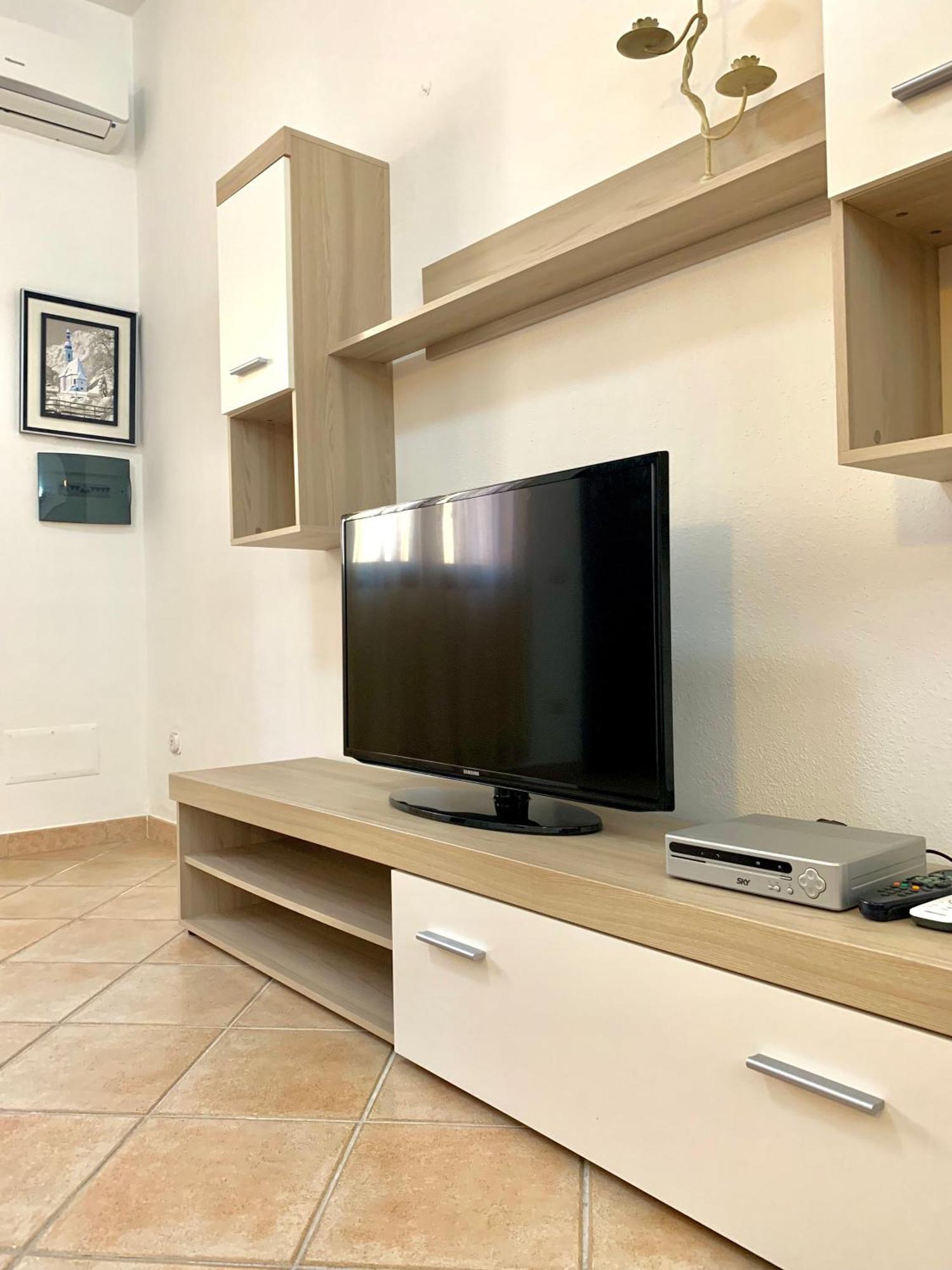 Square Inn Apartment Olbia Exterior photo